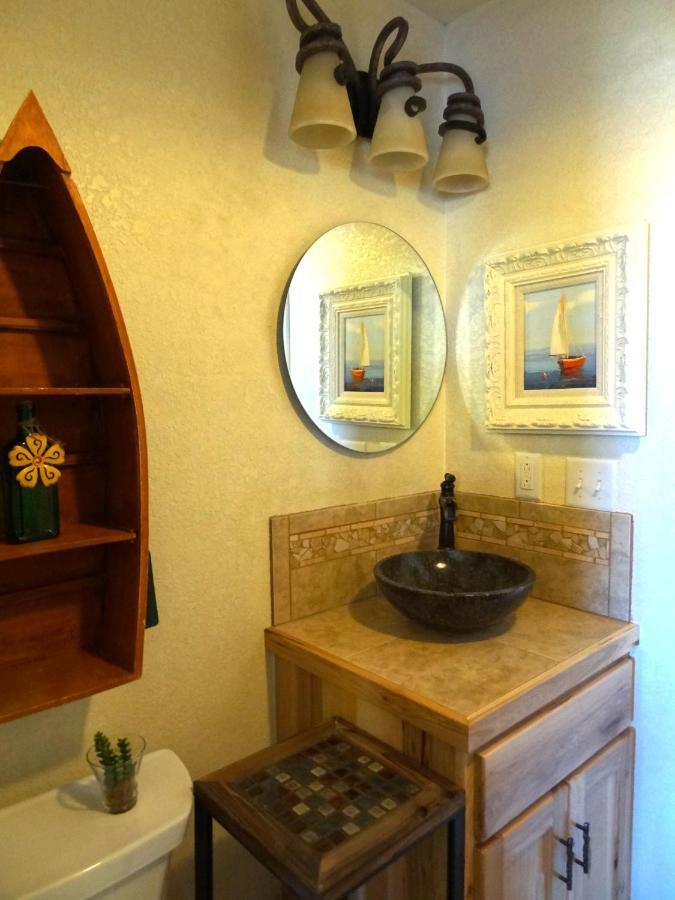Mount Ida Poolside King Cabana With Full Kitchen, King Bed, Sleeper Sofa And Pool Access, Hotel Room מראה חיצוני תמונה