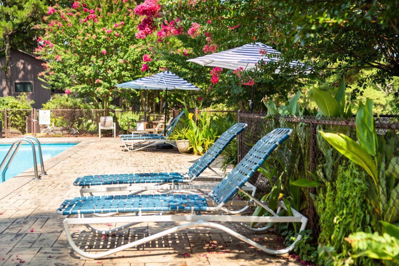 Mount Ida Poolside King Cabana With Full Kitchen, King Bed, Sleeper Sofa And Pool Access, Hotel Room מראה חיצוני תמונה